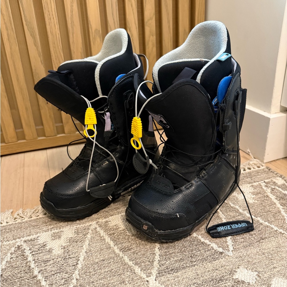 Burton women's Mint Snowboarding Boots - black, Truefit imprint 1 - size 6